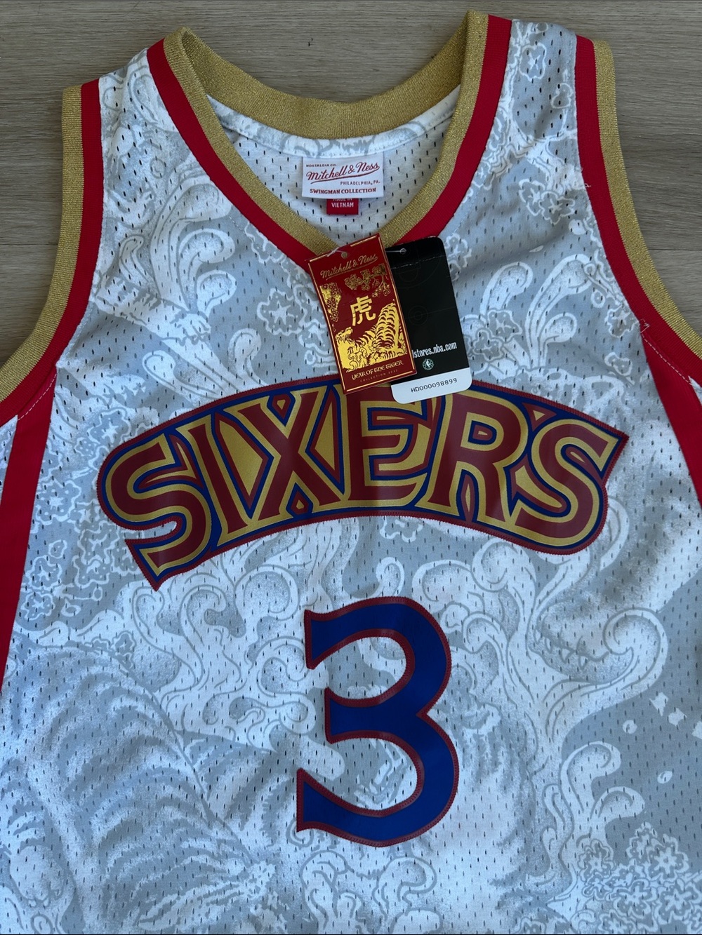 Mitchell & Ness Iverson Hardwood Classics 1996/97 Lunar New Year Swingman Jersey - Picture 6 of 7